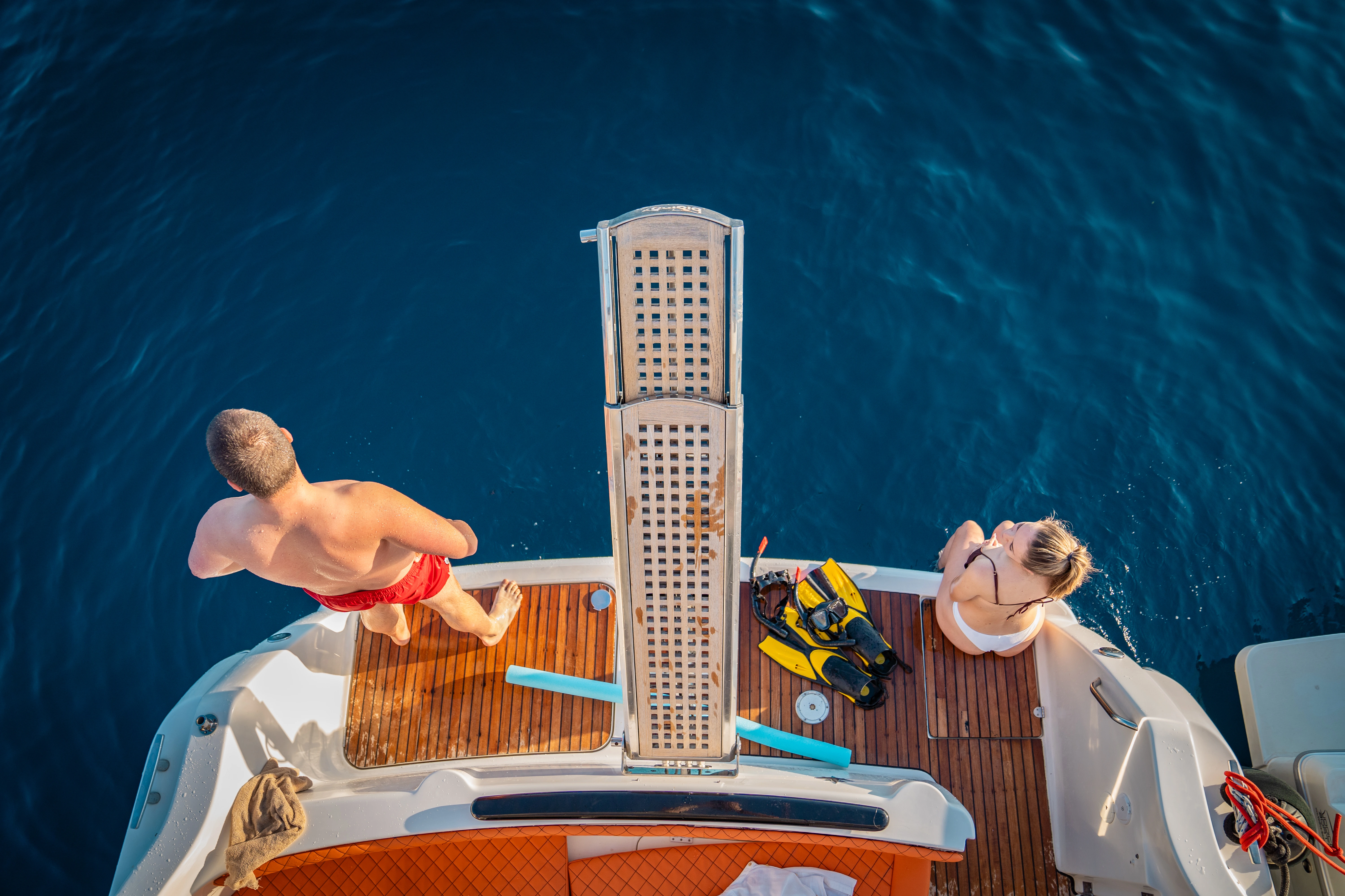 Yacht Prestige Fly 36 front deck moment